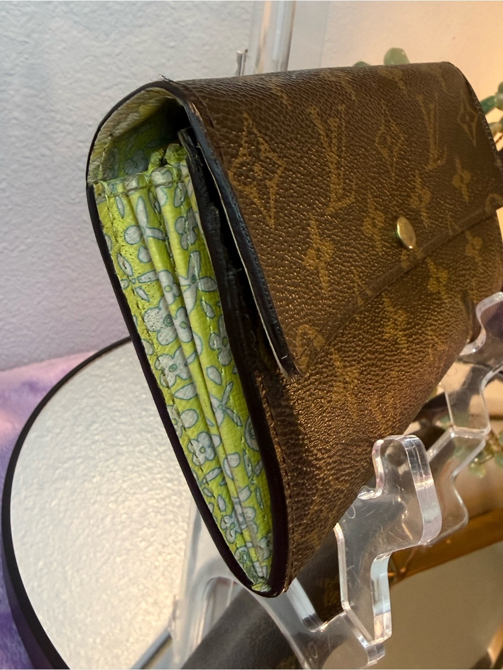 Louis Vuitton Monogram Fleuri Sarah wallet With green floral lining